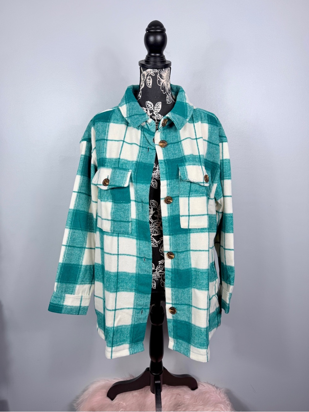 NWT Serra blue/teal plaid button down oversize long sleeve shacket size medium